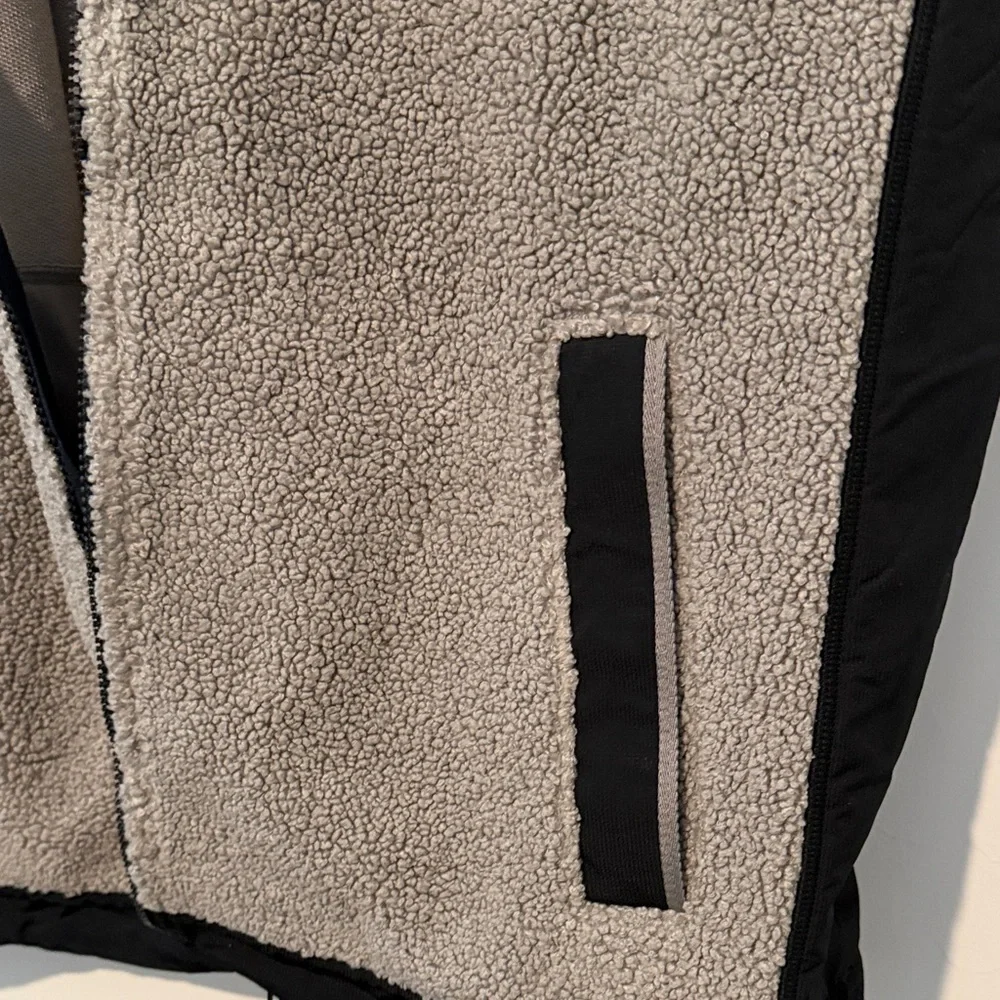 Under Armour cozy under